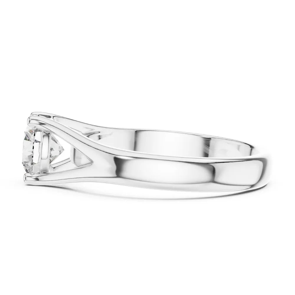 Modern Triangle Solitaire Ring in 925 Sterling Silver | ORYNIO