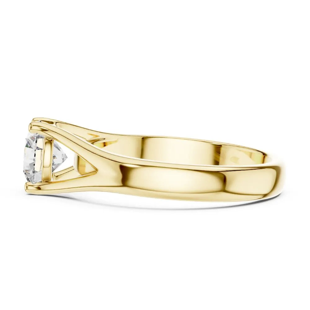 Modern Triangle Solitaire Ring in 925 Sterling Silver | ORYNIO