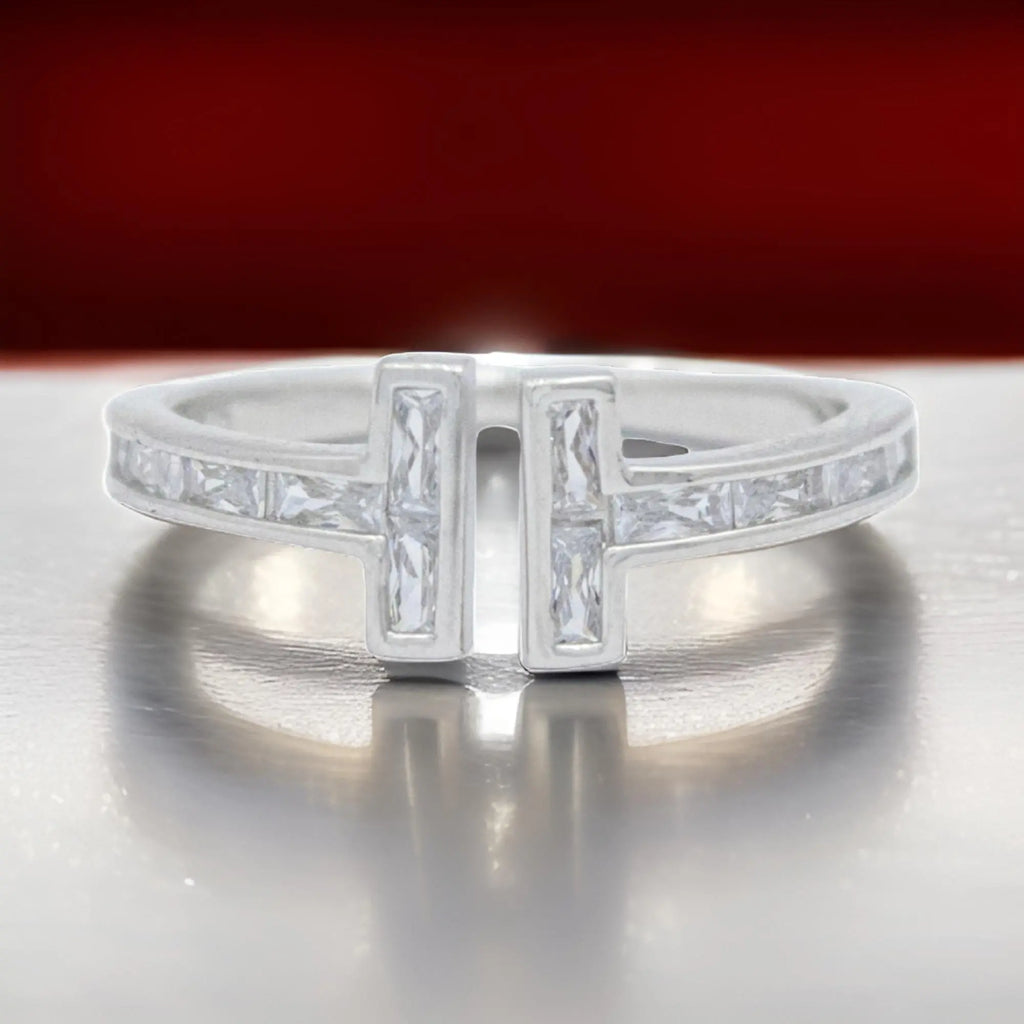 925 Sterling Silver Opulent Classy Women's Solitaire Ring